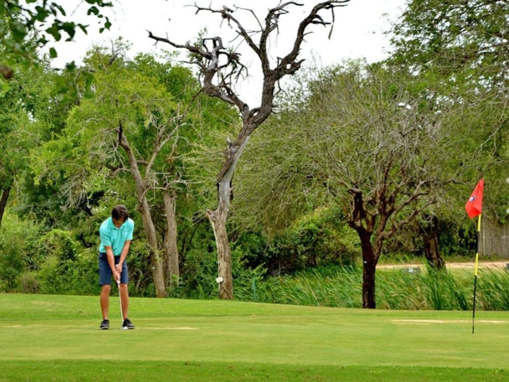Golfing excursion available through Inyati Africa Safaris